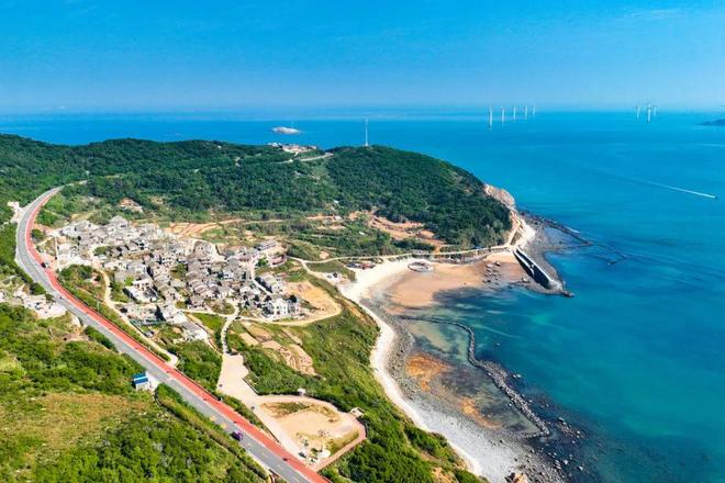 平潭岛:独树一帜的海岛旅行海蚀地貌、蓝眼泪奇观、石头厝村落(图1)