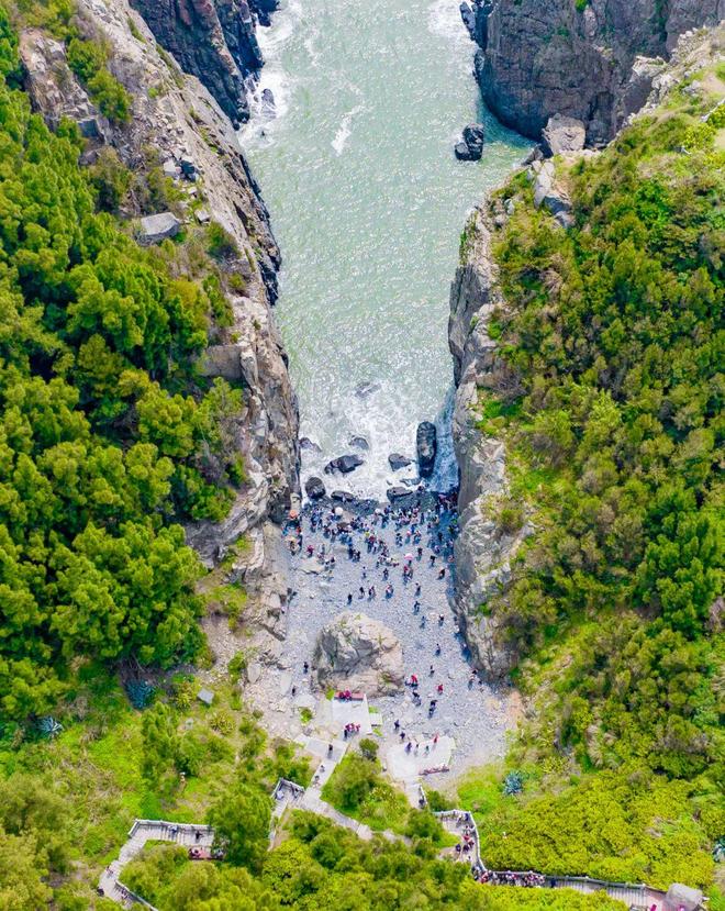 平潭岛:独树一帜的海岛旅行海蚀地貌、蓝眼泪奇观、石头厝村落(图7)