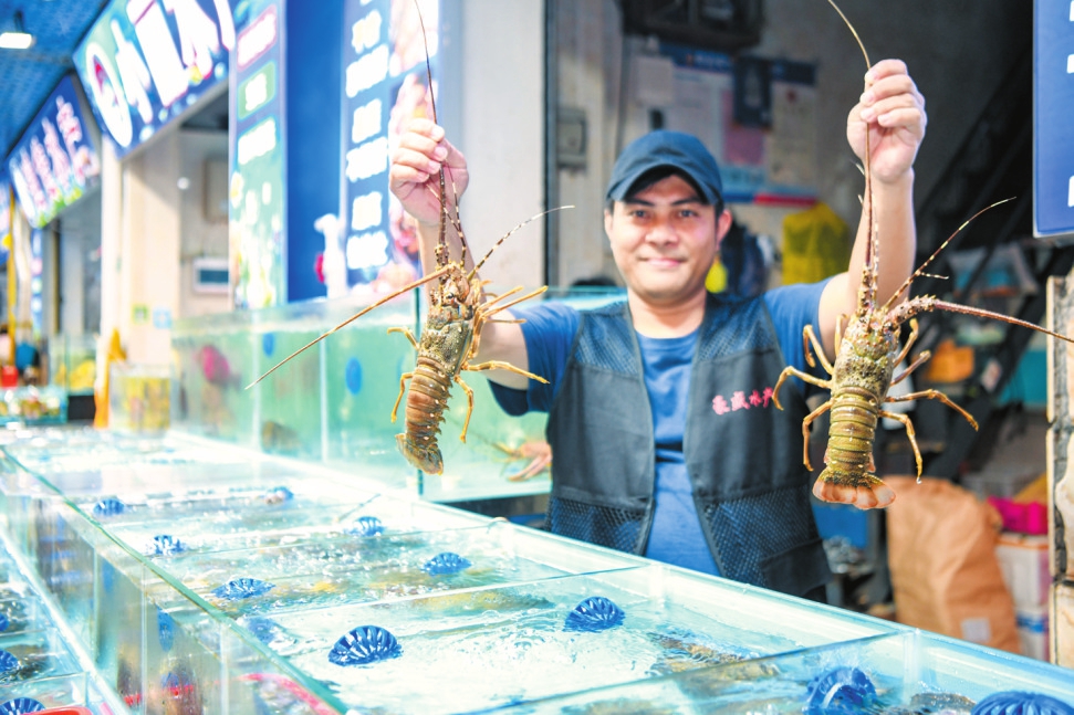 海口1700余艘渔船陆续出海作业 赶海寻鲜解锁渔文旅新活力(图2)