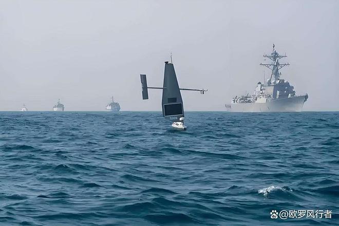 中国南海藏有“水下猎豹”!蓝鲸无人艇飙40节还能蹲30天航母都怕它!(图12)